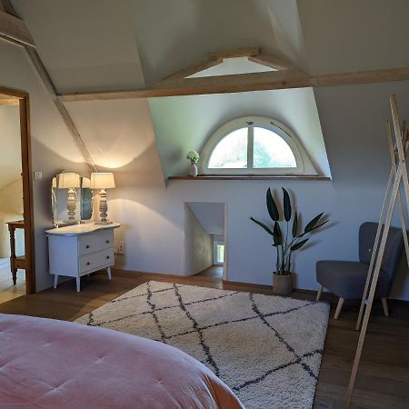 Maison Typique Bretonne Avec Toit De Chaume Camors Exteriör bild